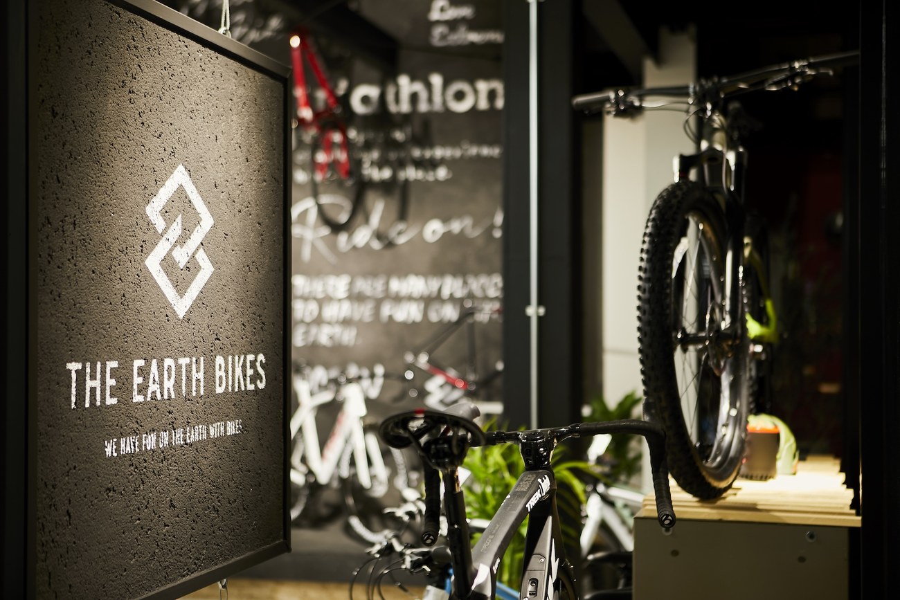 THE EARTH BIKESの店内